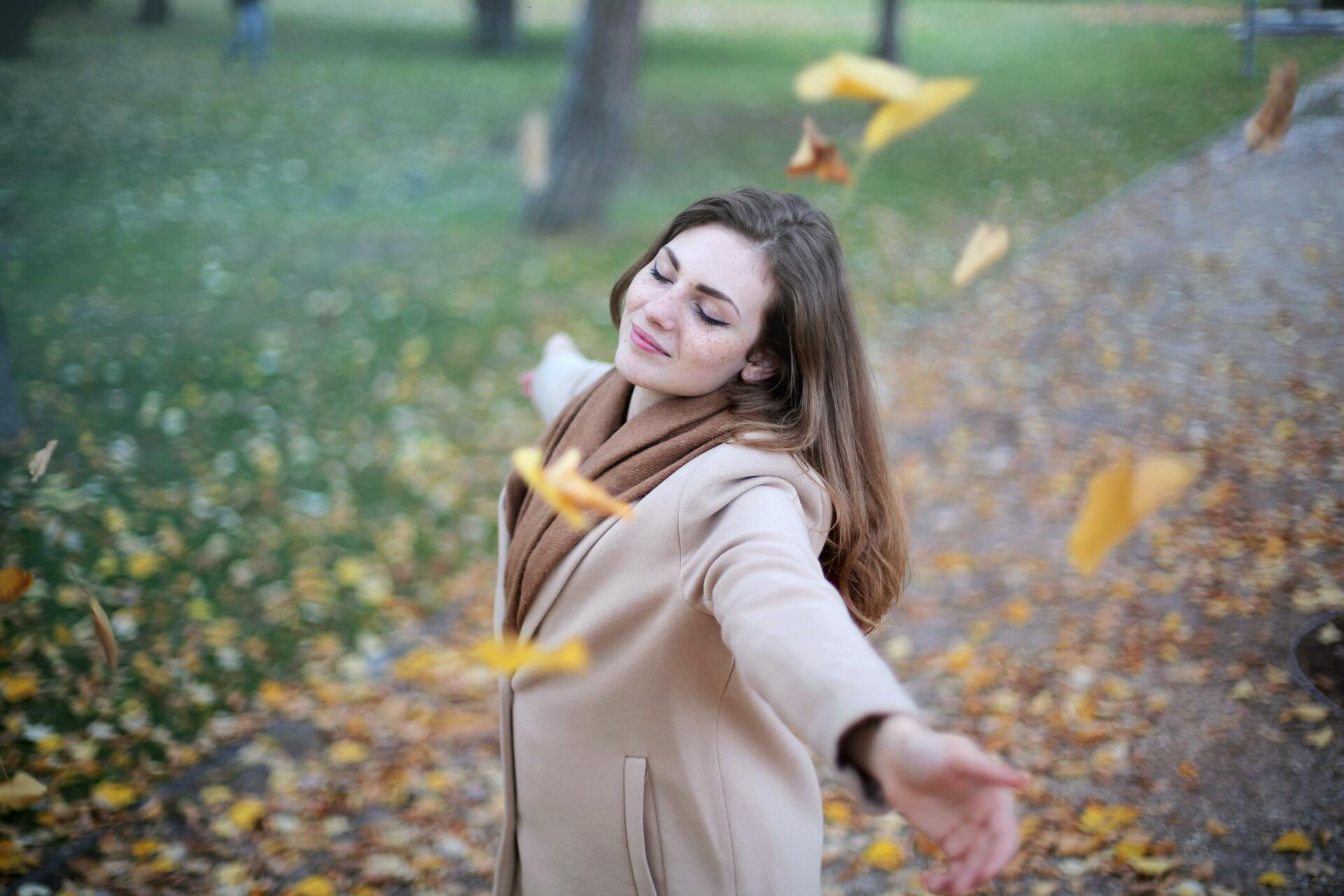 La sophrologie permet de retrouver la sérénité face aux événements, au stress, au changement de saison et aux maladies.